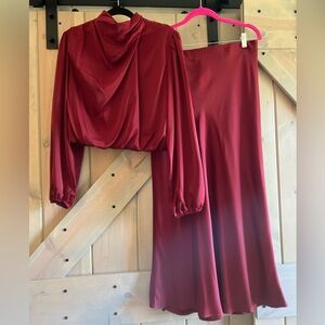 LIKE NEW Pretty Garden Satin Skirt Set